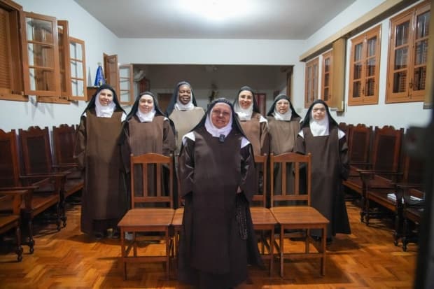 A vida no Carmelo: oração pelo mundo, autoconhecimento, acolhimento e felicidade