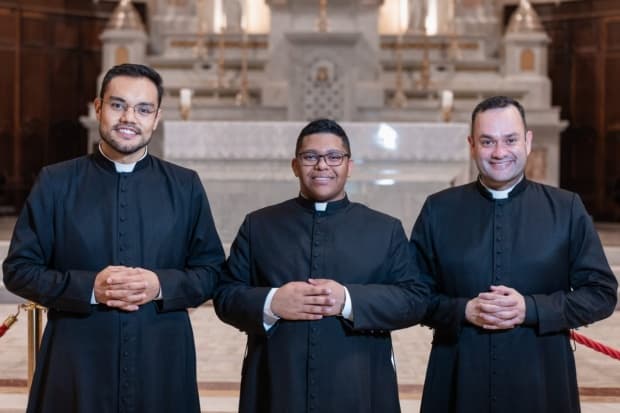 Dom Devair ordena três novos padres para a Diocese de Piracicaba