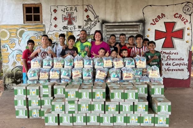 Campanha emergencial de férias distribui 15 toneladas de alimentos em uma semana
