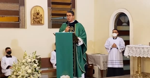 Dom Devair preside missa de posse do novo administrador da Paróquia Nossa Senhora do Rosário