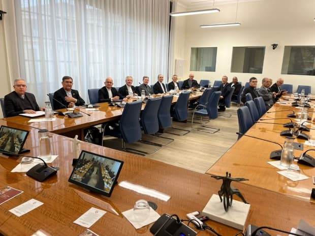 Visita Ad Limina: em dois encontros, bispos compartilham realidade eclesial e preocupação social