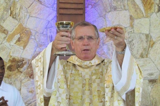 Padre D'Elboux toma posse como novo pároco da Paróquia Sagrado Coração de Jesus, em Saltinho