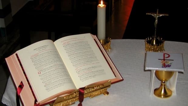 Papa volta a restringir uso do missal pré-Vaticano II; cabe ao Bispo autorizar o "rito antigo"