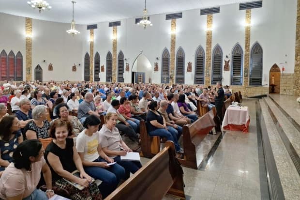 Encontro regional reúne 500 ministros extraordinários da Eucaristia em Rio Claro