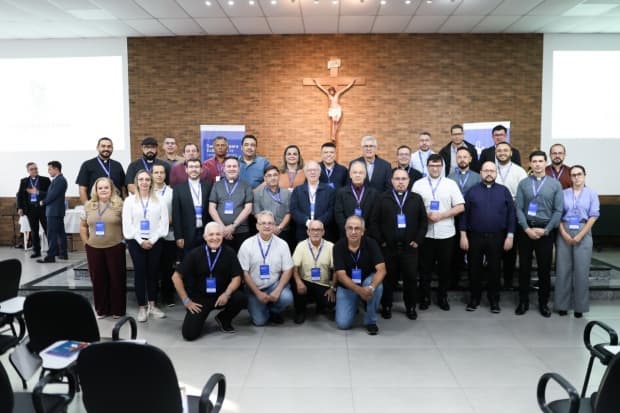 Ecônomo da Diocese de Piracicaba e Administrador da Comunidade Religiosa Parque da Ressurreição participam de seminário nacional em Brasília