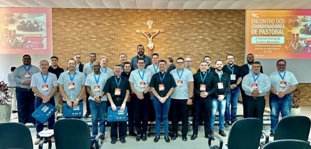 Padre Rodrigo Anholetto participa de Encontro de Coordenadores Diocesanos de Pastoral em Brasília