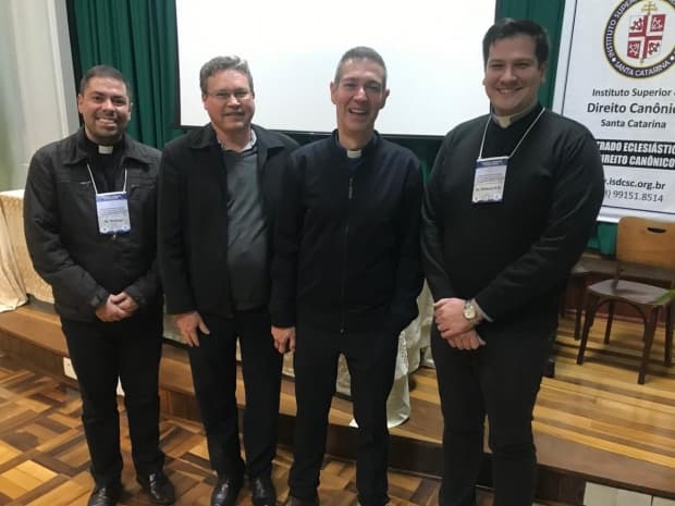 Padres da Diocese de Piracicaba participam de Simpósio Canônico Internacional, em Florianópolis (SC)