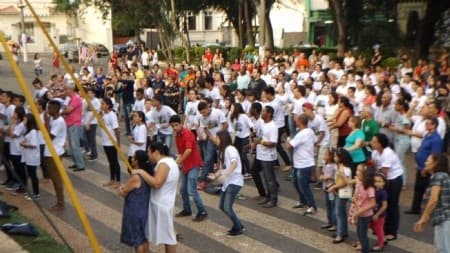 "Deus ama esta cidade" reúne 300 jovens em Capivari