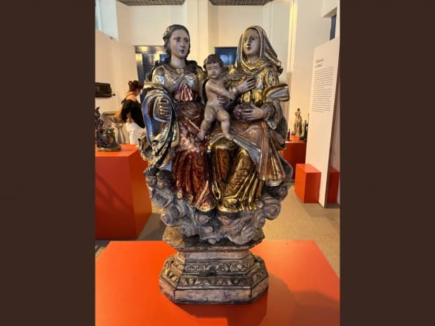 Exposição inclusiva "Arte Sacra para Ver e Sentir" é aberta em museu de Rio Claro