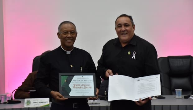 Câmara de Santa Bárbara d'Oeste homenageia 30 anos de sacerdócio do Padre Arcanjo