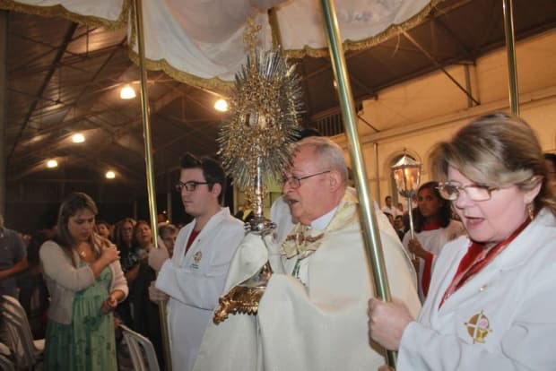 Paróquias celebram Corpus Christi com procissões