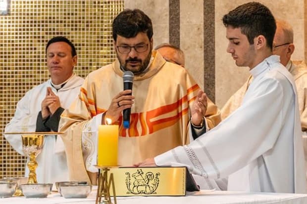 Padre José Ailton celebra Jubileu de Prata de ordenação sacerdotal