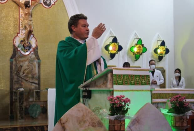 Padre Claudemir da Silva tem dissertação de mestrado em Direito Canônico aprovada
