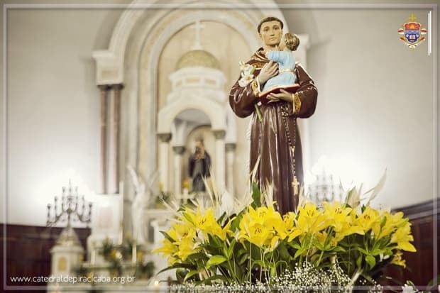 Bispo faz orientação para celebrações do Dia de Santo Antônio