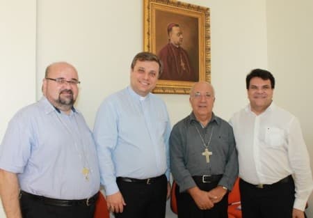Bispo de Coxim visita Cúria Diocesana